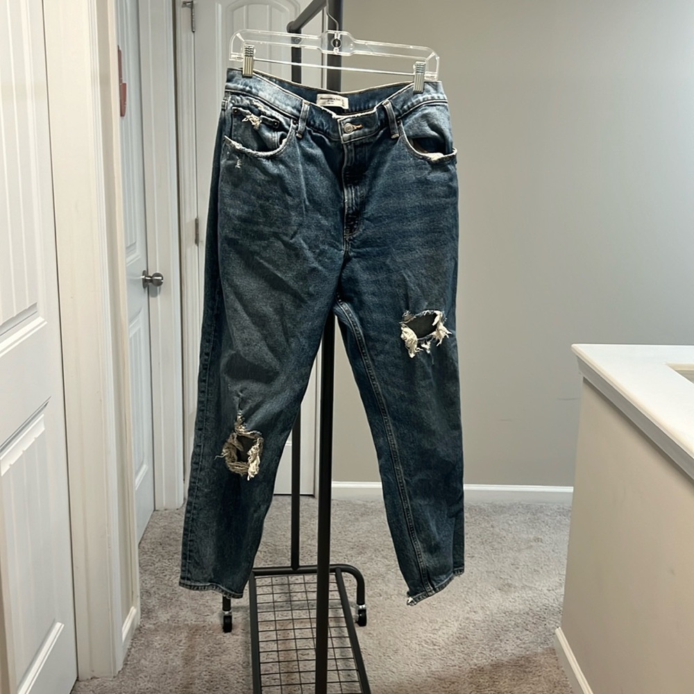 Abercrombie - The Mom High Rise Jean